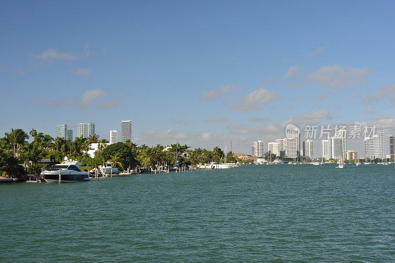 迈阿密的Skyline和Waterfront Houses